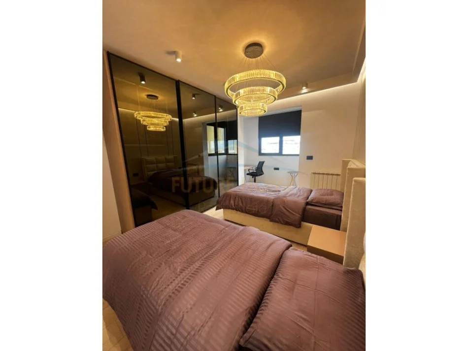 Tirane, jepet me qera apartament 2+1 , 120 m² 2.500 € (prane liqenit thate)