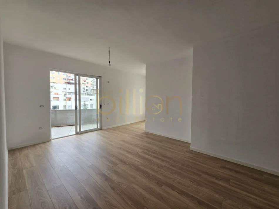 Tirane, shitet 1+1+Ballkon , 118 m² 110.000 € (Rruga Dalip Topi)