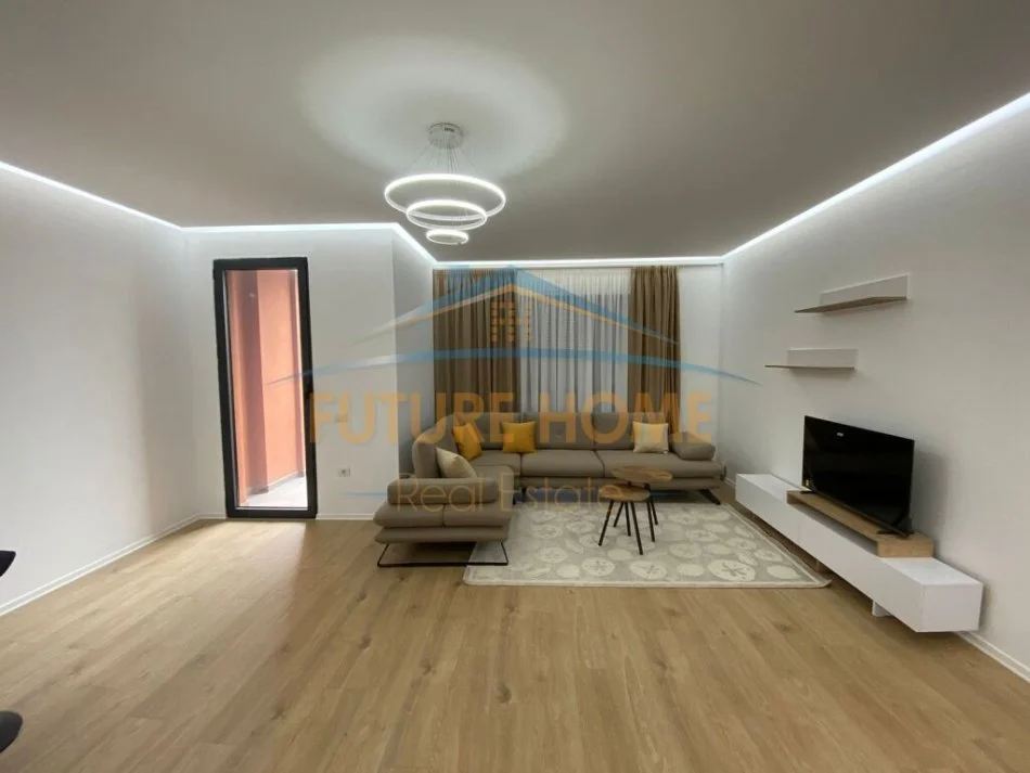 Qira, Apartament 2+1+2, Kongresi i Manastirit.