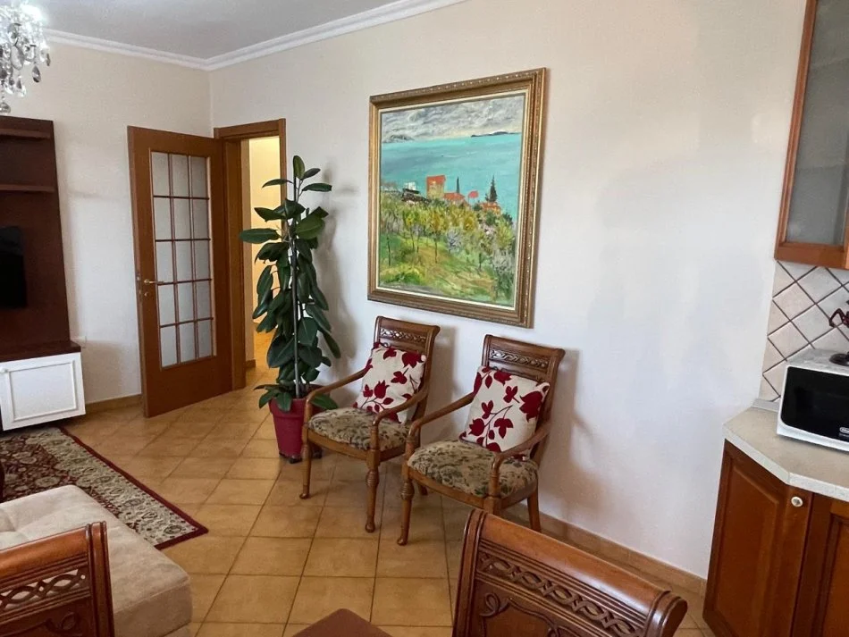 Tirane, jepet me qera apartament 2+1+Ballkon Kati 10, 100 m² 1.150 € (stadiumi air albania)