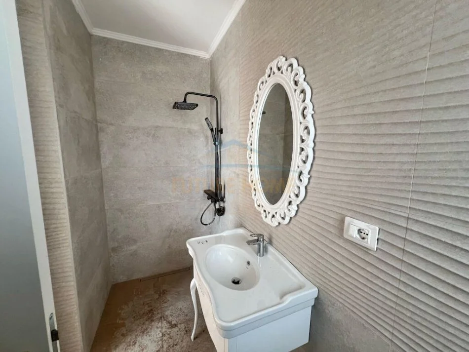 Tirane, jepet me qera apartament+verande | Penthouse 2+1+Ballkon Kati 9, 130 m² 1.500 € (Besim Alla)