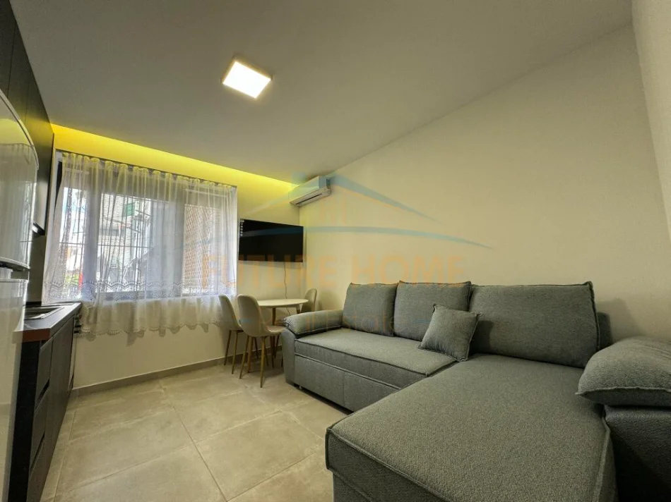 Tirane, jepet me qera apartament 1+1 Kati 1, 45 m² 450 € (medreseja)
