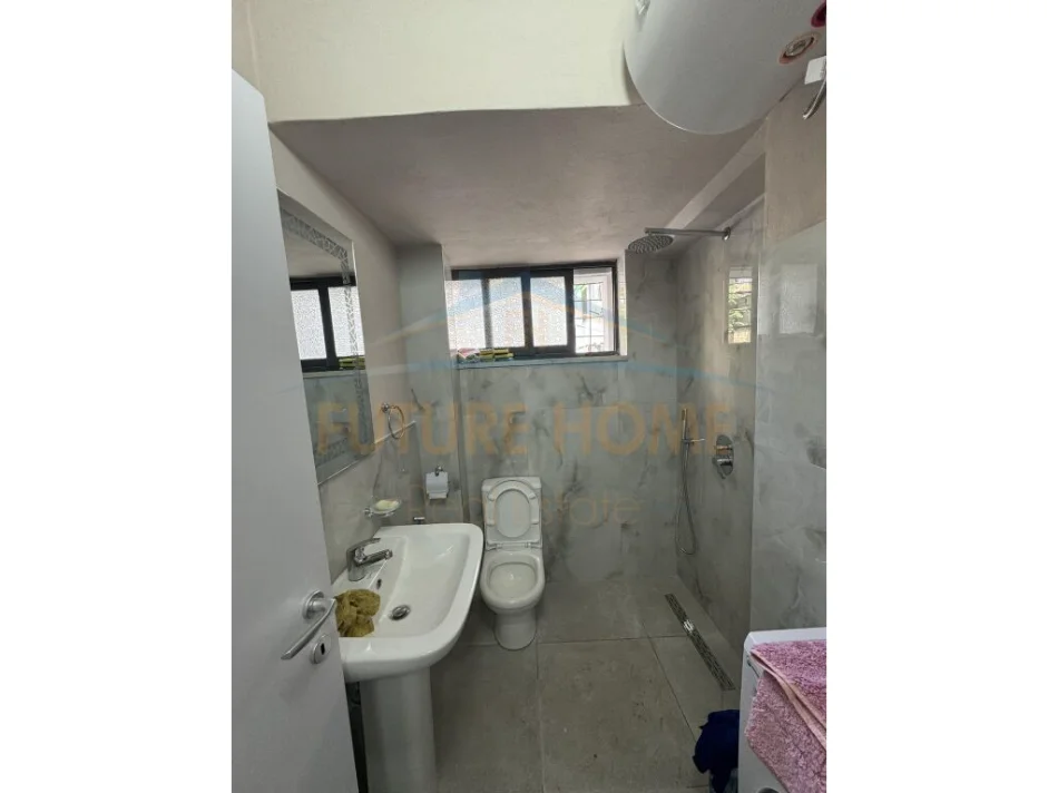 Shqiperi, jepet me qera apartament 1+1 Kati 1, 45 m² 450 € (Medreseja)
