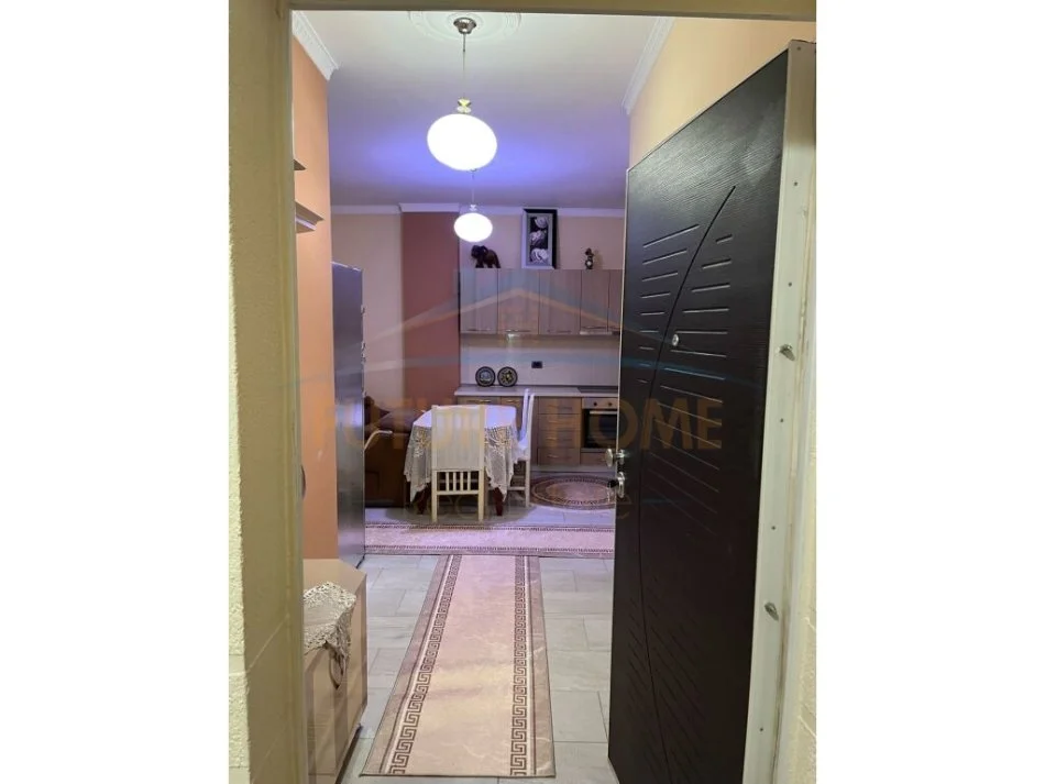 Tirane, jepet me qera apartament 2+1 Kati 6, 80 m² 500 € (Kopshti Botanik)