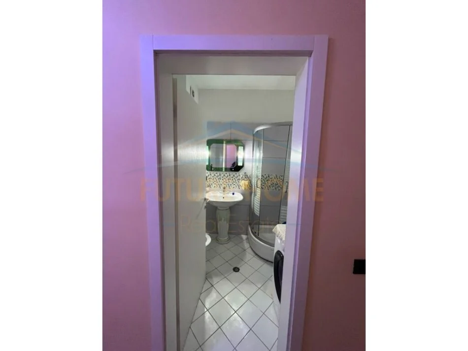 Tirane, jepet me qera apartament 2+1 Kati 6, 80 m² 500 € (Kopshti Botanik)