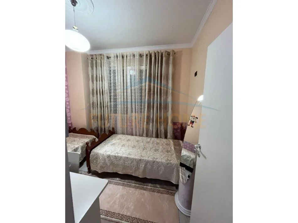 Tirane, jepet me qera apartament 2+1 Kati 6, 80 m² 500 € (Kopshti Botanik)