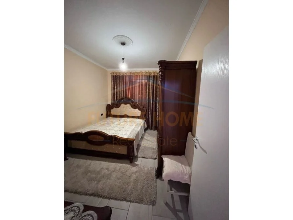 Tirane, jepet me qera apartament 2+1 Kati 6, 80 m² 500 € (Kopshti Botanik)