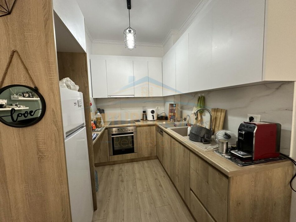 SHITET APARTAMENT 1+1 ,GRAND GALLERY LTE UNAZA E RE