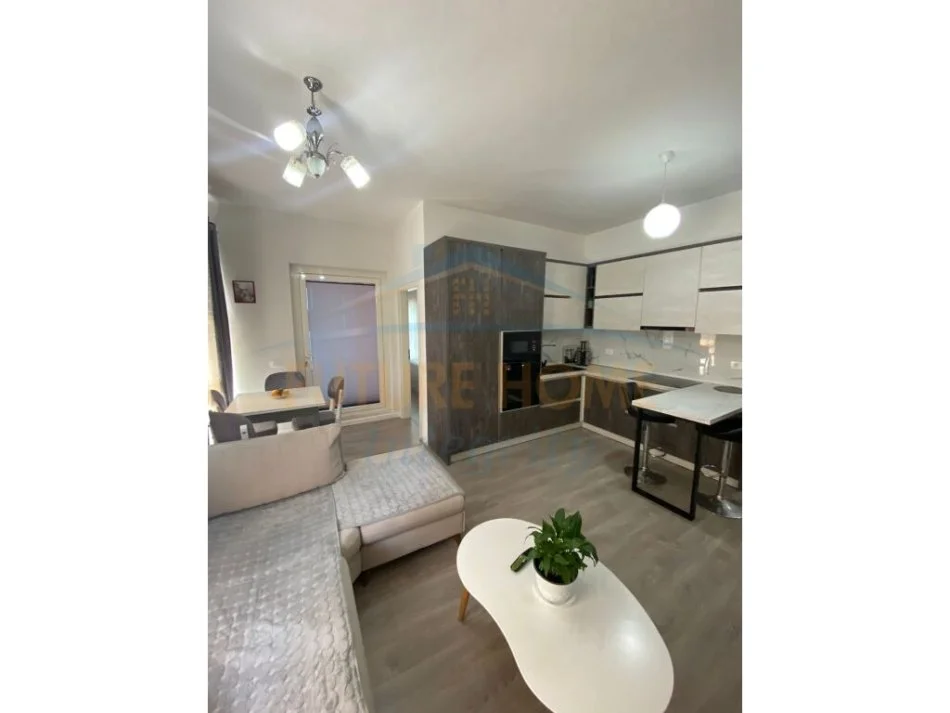 Tirane, shitet apartament 1+1 Kati 3, 67 m² 97.000 € (Ali Dem)