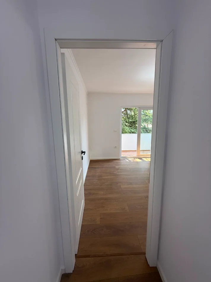 Tirane, shitet apartament 1+1 Kati 4, 53 m² 118.000 € (Xhamlliku)