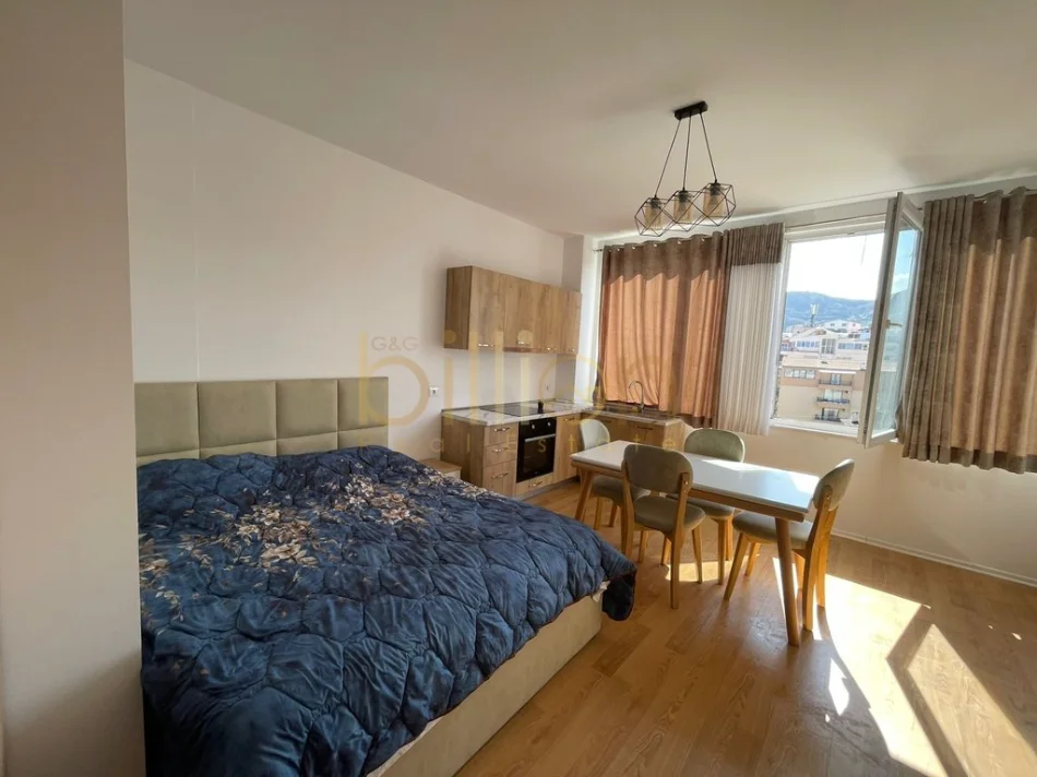 Tirane, shitet 2+1+Ballkon , 110 m² 195.000 € (Komuna e Parisit)