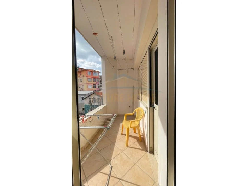 Tirane, jepet me qera 2+1+Ballkon, Kati 4, 120 m² 500 € (shefqet musaraj)