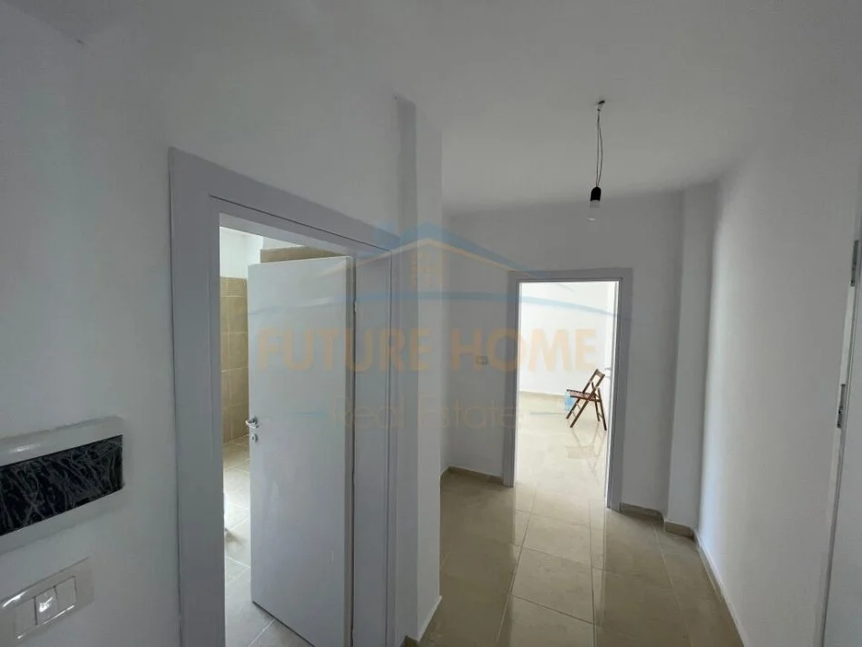 Shitet, Apartament 1+1, Prane Eftali Koci, Durres VO40308