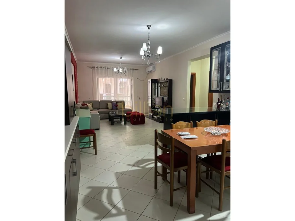 Sarande, shitet 2+1+Ballkon , 93 m² 170.000 € (sarande)