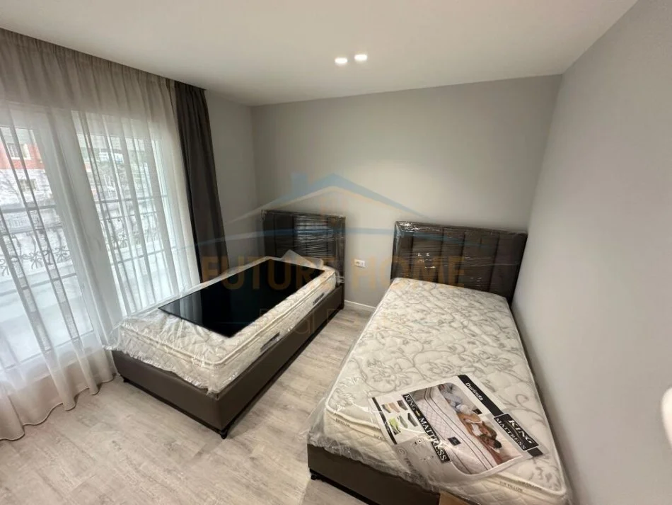 Tirane, jepet me qera Vile 2 Katshe Kati 0, 370 m² 3.500 € (Rruga e Elbasanit)