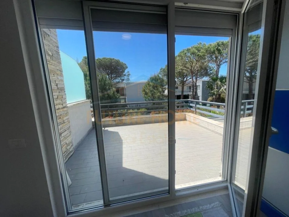 Shitet, Vile Dyshe, Gjiri I Lalzit, Durres