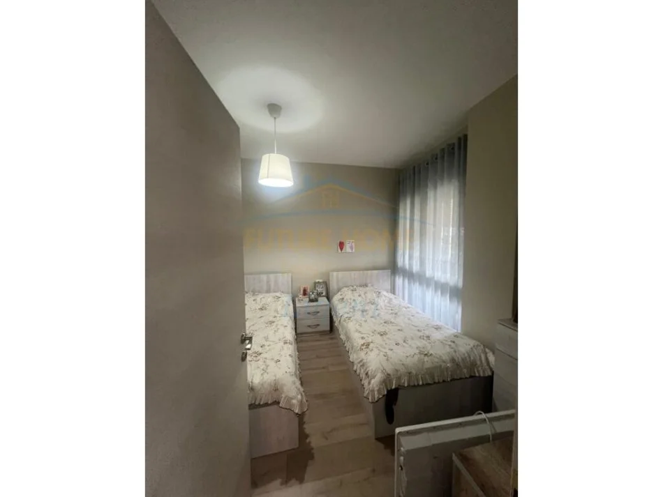 Tirane, shitet apartament 1+1, Kati 4, 65 m² 130,000 € (Liqeni i Thate)