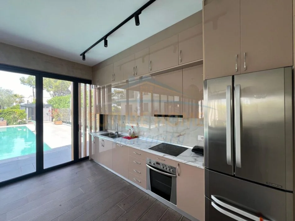 Gjiri Lalezit | Hamallaj, jepet me qera Vile 2 Katshe Kati 0, 500 m² 3.200 € (Vala Mar residence , Gjiri Lalzit.)