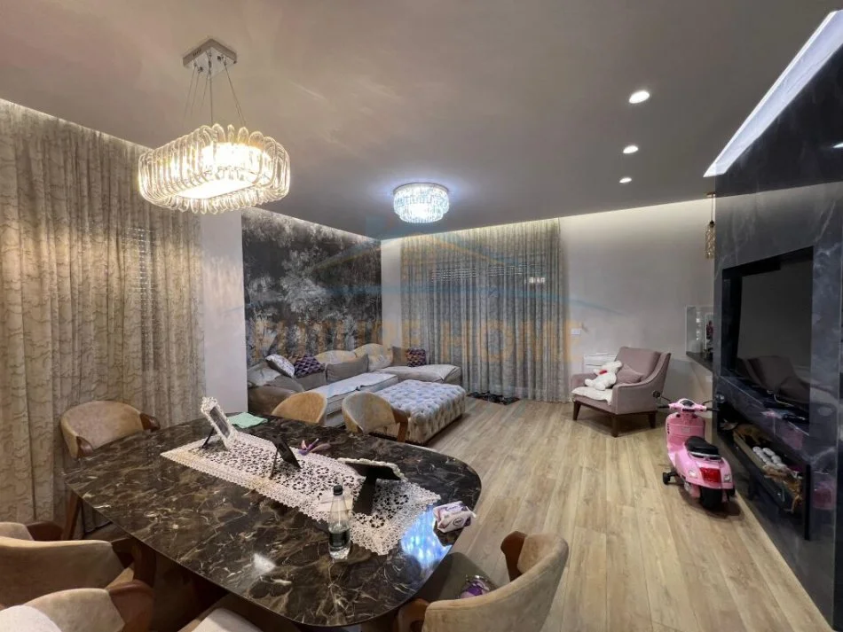 Gjiri Lalezit | Hamallaj, jepet me qera Vile 2 Katshe Kati 0, 500 m² 3.200 € (Vala Mar residence , Gjiri Lalzit.)