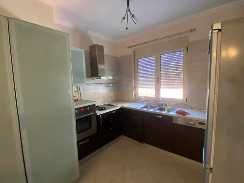 Tirane, jepet me qera apartament 2+1 Kati 6, 109 m² 750 € (Pazari i Ri)