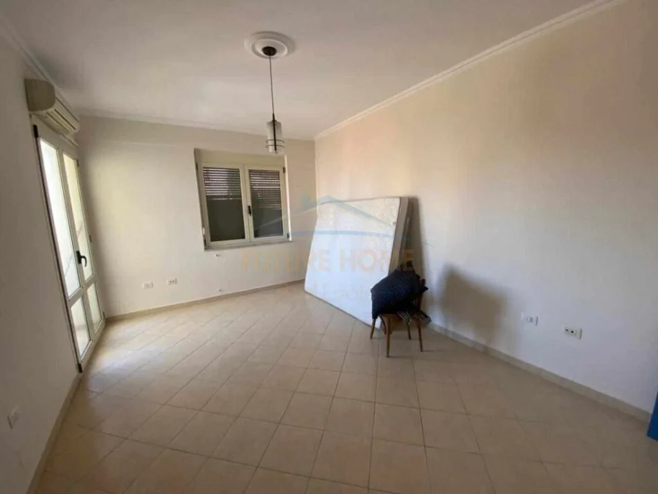 Tirane, jepet me qera apartament 2+1 Kati 6, 109 m² 750 € (Pazari i Ri)