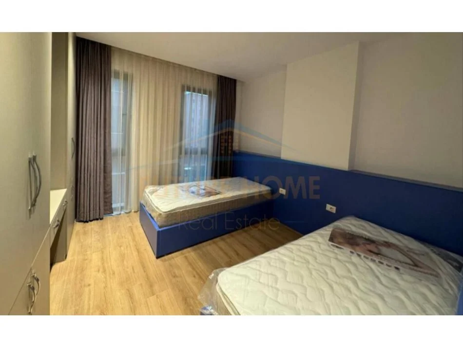 Tirane, jepet me qera apartament 2+1 Kati 4, 95 m² 850 € (Unaza e Re)