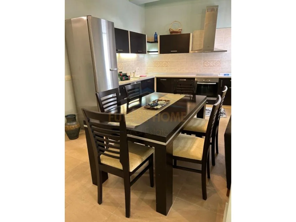 Tirane, jepet me qera apartament 2+1+Aneks+Ballkon, Kati 2, 95 m2 600 € 