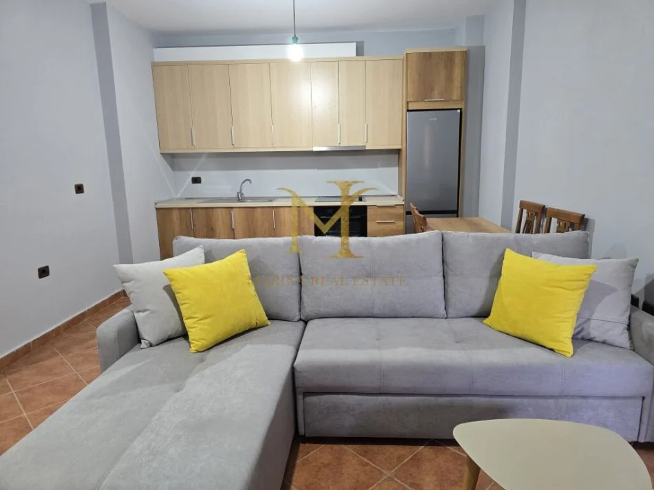 Durres, jepet me qera apartament 1+1+Ballkon Kati 2, 68 m² 350 € (plazh hekurudha,durres)