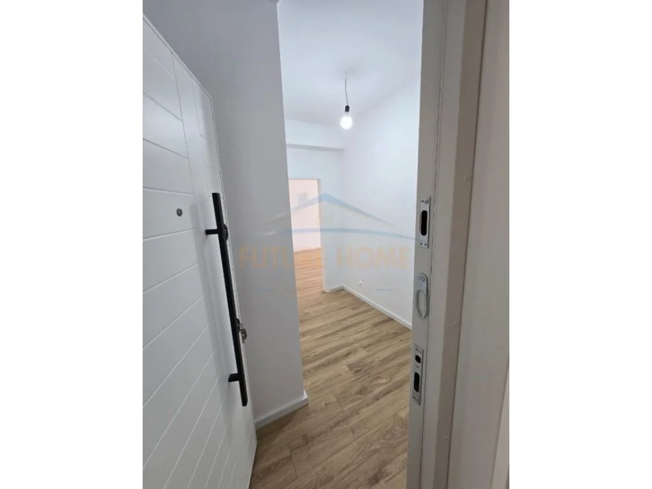 Tirane, shitet apartament 1+1, Kati 4, 40 m2 75,000 € (Rruga Riza Cerova)