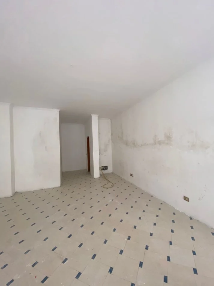 Durres, shitet ambjent biznesi Kati 0, 33 m² 50.000 € 