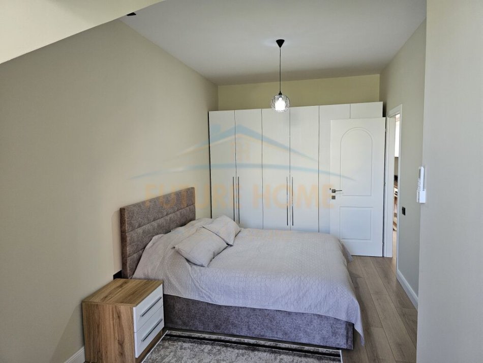 Tirane, jepet me qera apartament 1+1 Kati 5, 70 m² 550 € (Rr.Rexhep Jella)