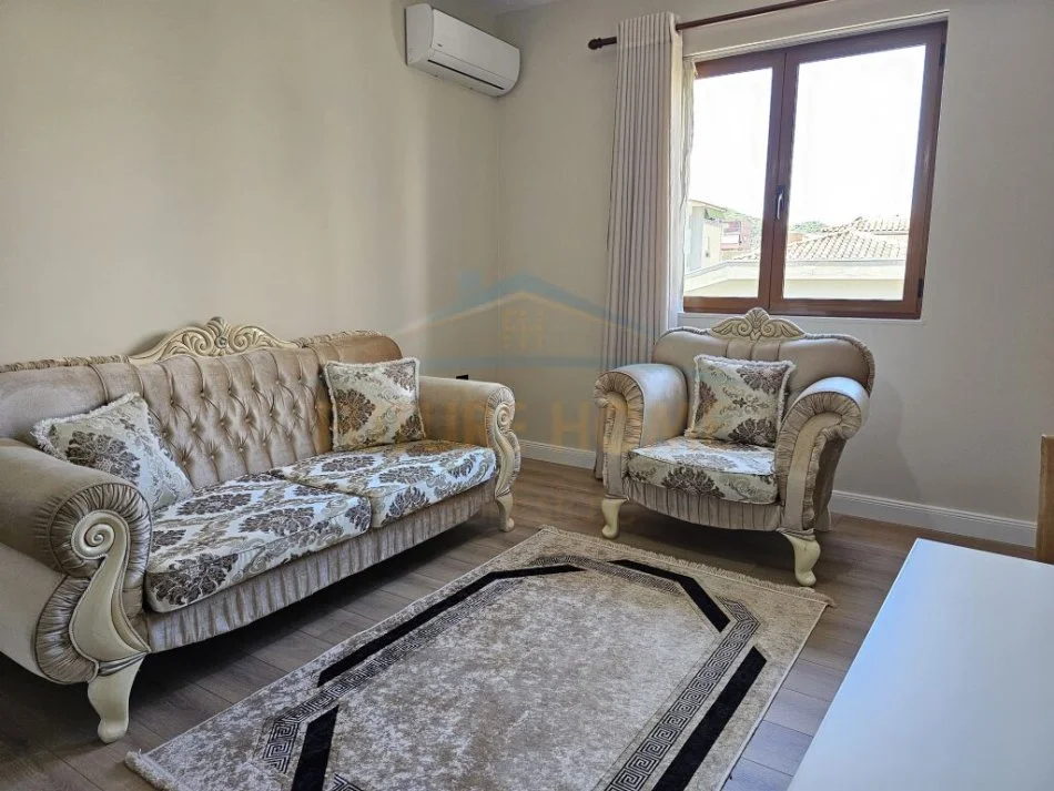 Tirane, jepet me qera apartament 2+1 Kati 4, 80 m² 650 € (Vasil Shanto)
