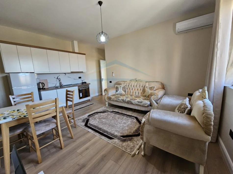 Tirane, jepet me qera apartament 2+1 Kati 4, 80 m² 650 € (Vasil Shanto)