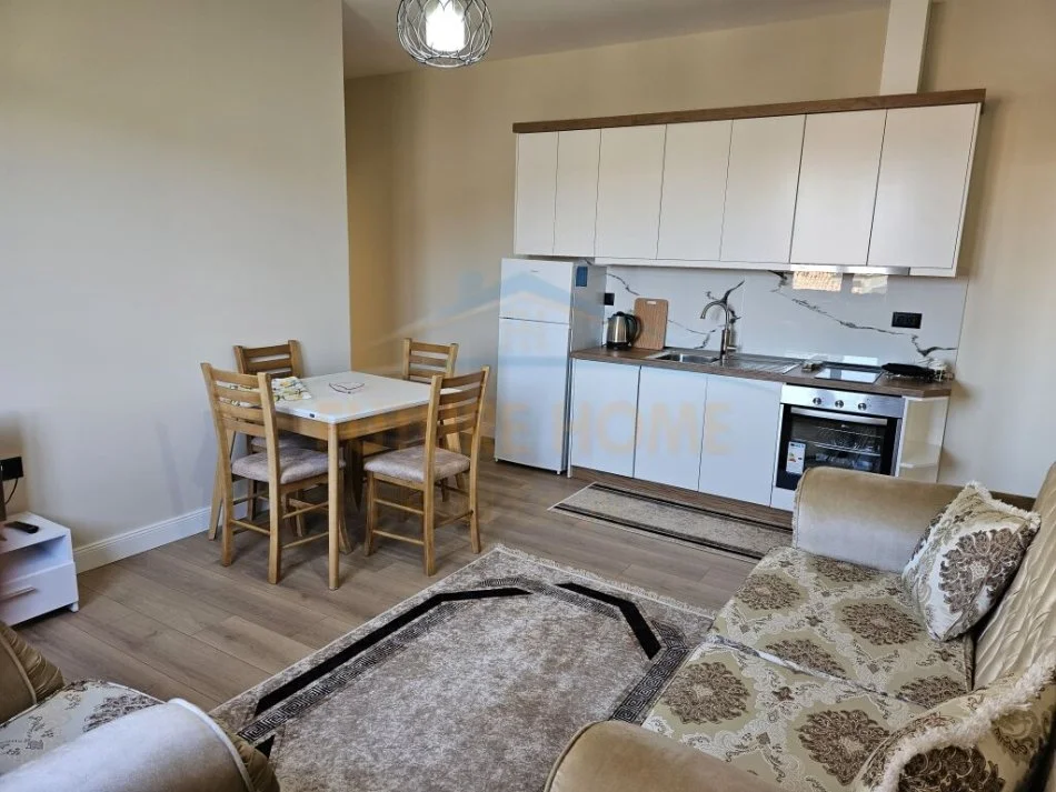 Tirane, jepet me qera apartament 2+1 Kati 4, 80 m² 650 € (Vasil Shanto)