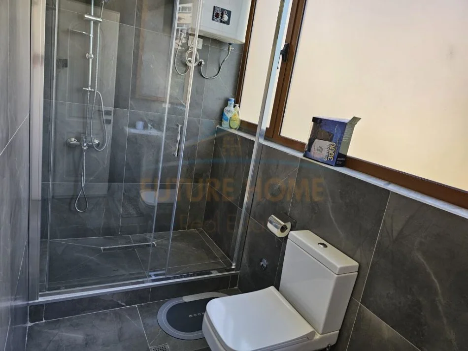 Tirane, jepet me qera apartament 2+1 Kati 4, 80 m² 650 € (Vasil Shanto)