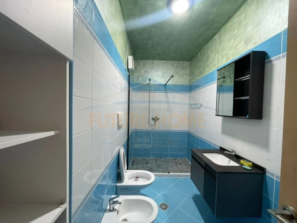 Durres, jepet me qera apartament 2+1+Ballkon Kati 5, 80 m² 650 € (Vollga)