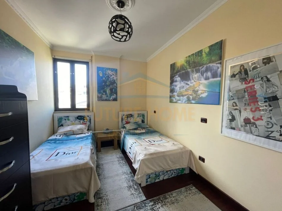 Durres, jepet me qera apartament 2+1+Ballkon Kati 5, 80 m² 650 € (Vollga)