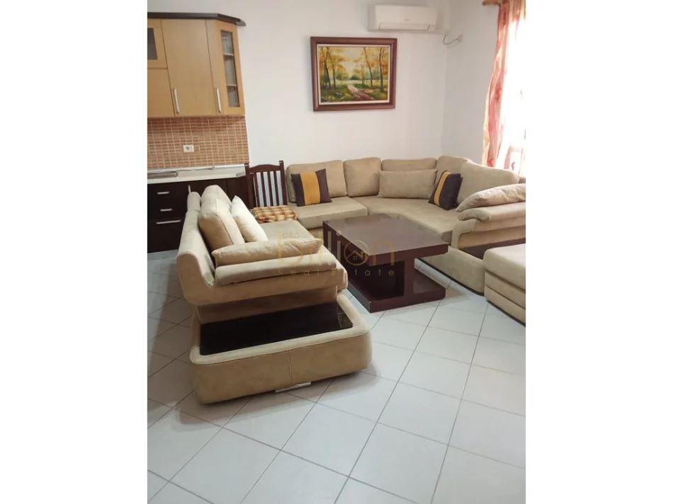 Tirane, jepet me qera apartament 2+1 Kati 6, 80 m² 450 € (Yzberisht)