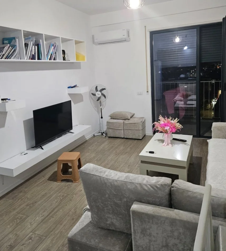 Tirane, jepet me qera apartament 1+1+Ballkon Kati 6, 70 m² 510 € (sadik petrela)