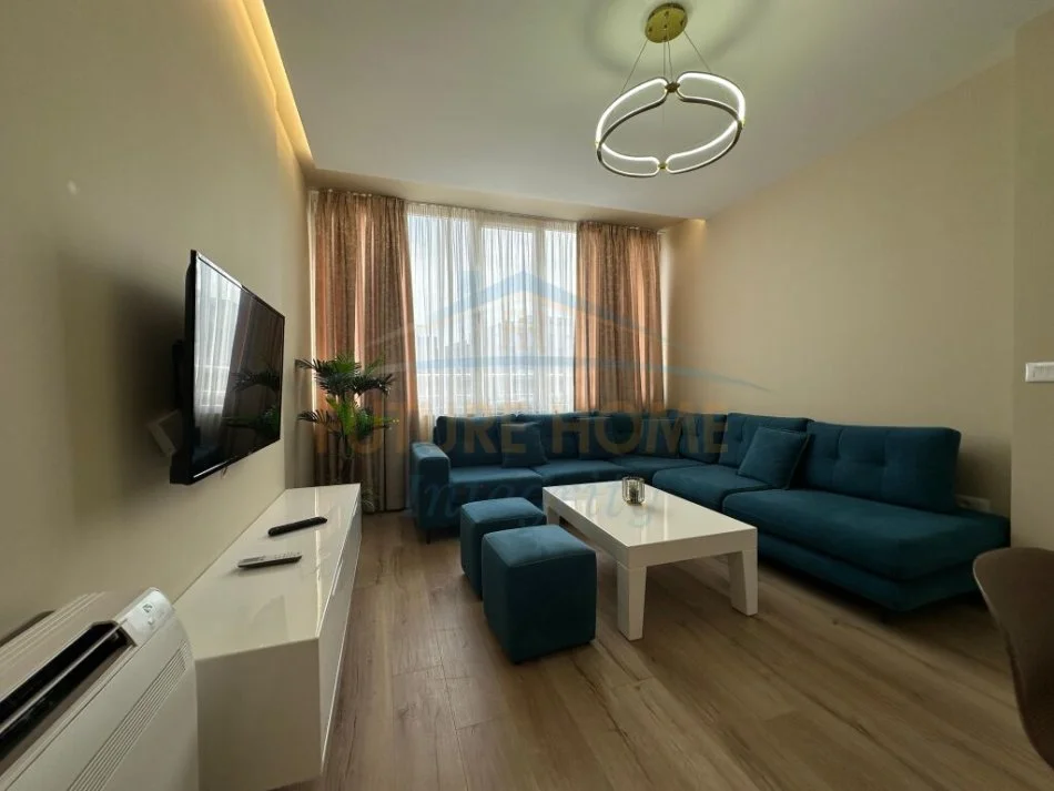Tirane, jepet me qera apartament 2+1+Ballkon Kati 6, 82 m² 700 € (Stacioni Trenit)
