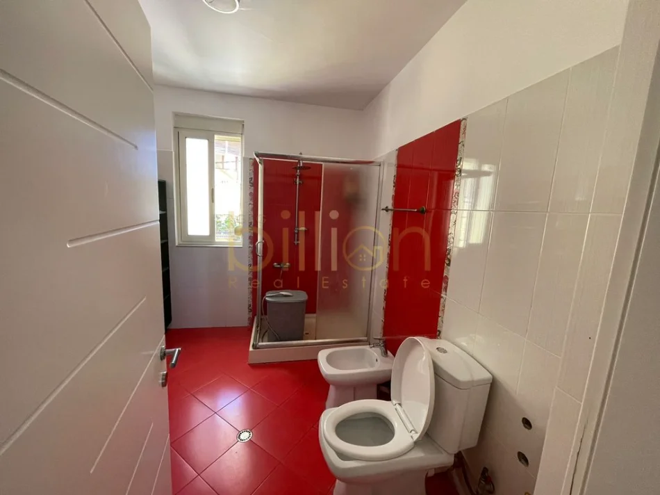 Tirane, shitet 3+1+Ballkon , 173 m² 337.000 € (Liqeni i Thate)