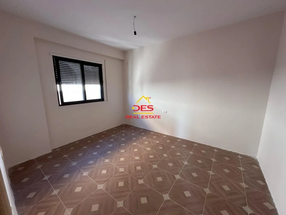 Vlore, shitet apartament 2+1+Ballkon Kati 9, 96 m² 105.000 € (Rruga Gjergj Kastrioti)