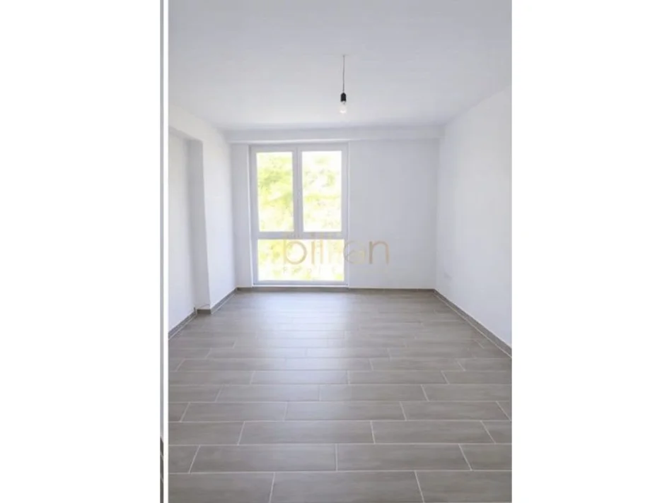 Tirane, jepet me qera 2+1 PER ZYRA , 94 m² (5 Maji)
