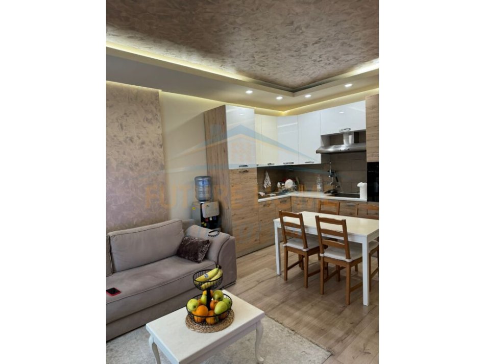Tirane, jepet me qera apartament 1+1 Kati 3, 70 m² 550 € (Ali Demi, Tiranë.)