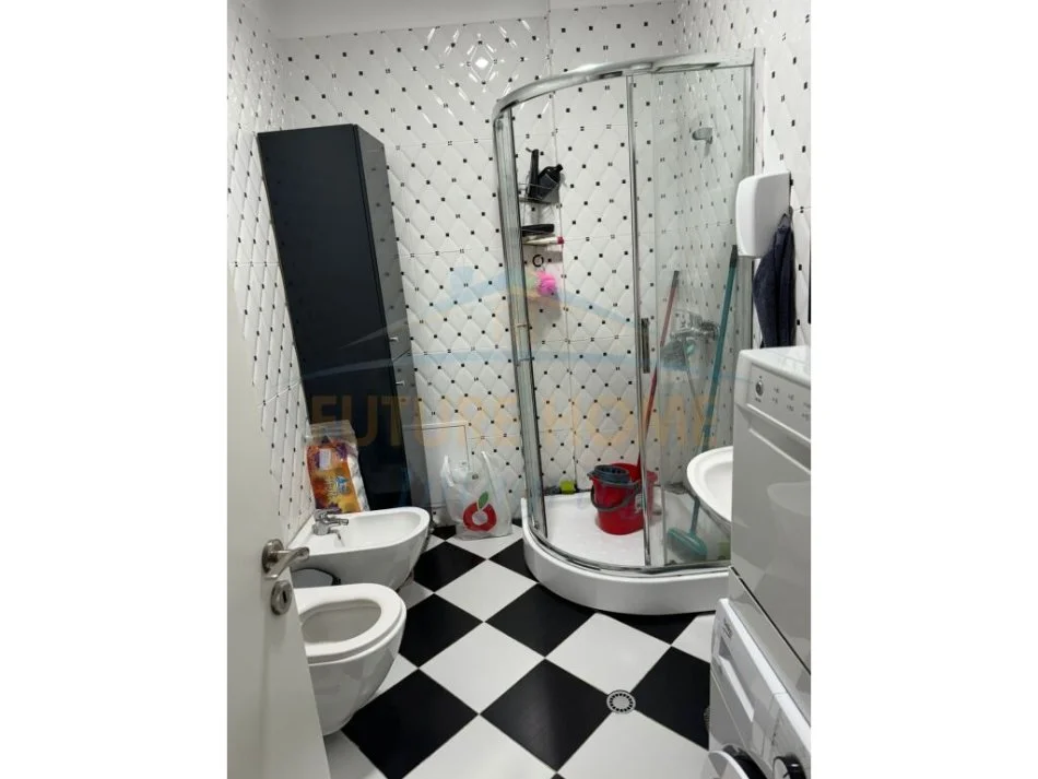 Tirane, jepet me qera apartament 1+1 Kati 3, 70 m² 550 € (Ali Demi)