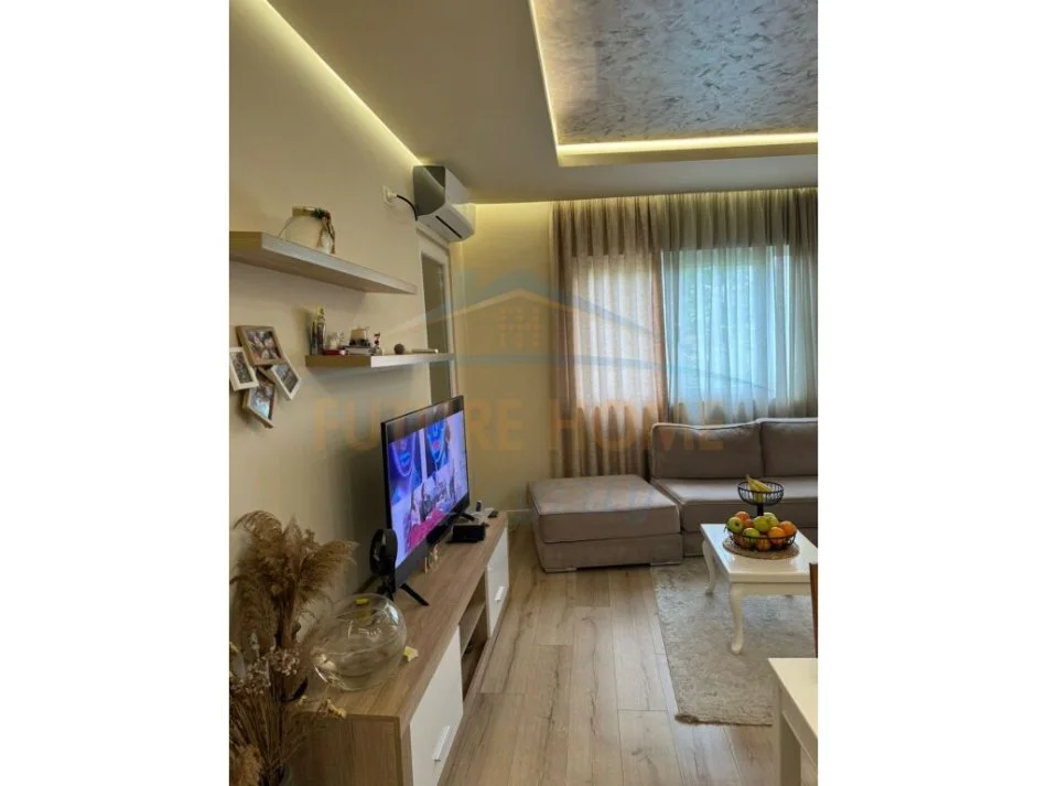 Tirane, jepet me qera apartament 1+1 Kati 3, 70 m² 550 € (Ali Demi)