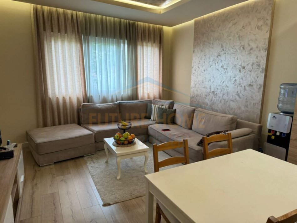 Tirane, jepet me qera apartament 1+1 Kati 3, 70 m² 550 € (Ali Demi, Tiranë.)