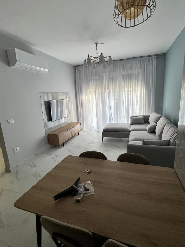 Tirane, jepet me qera 1+1 , 