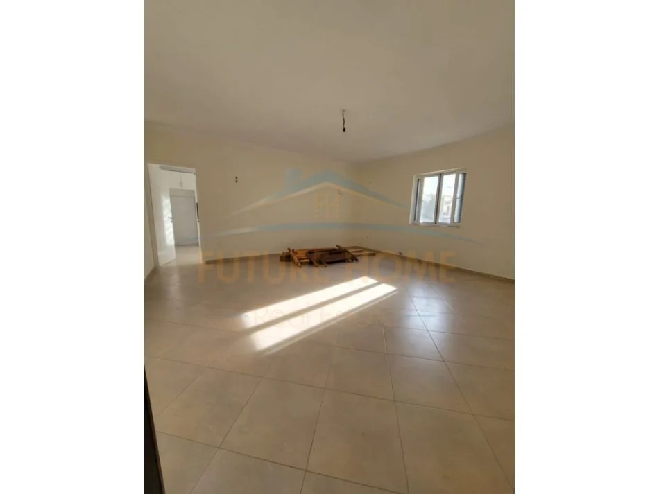 Tirane, jepet me qera apartament 2+1 Kati 2, 90 m² 400 € (Qera, Apartament 2+1, Fresk, Tiranë)