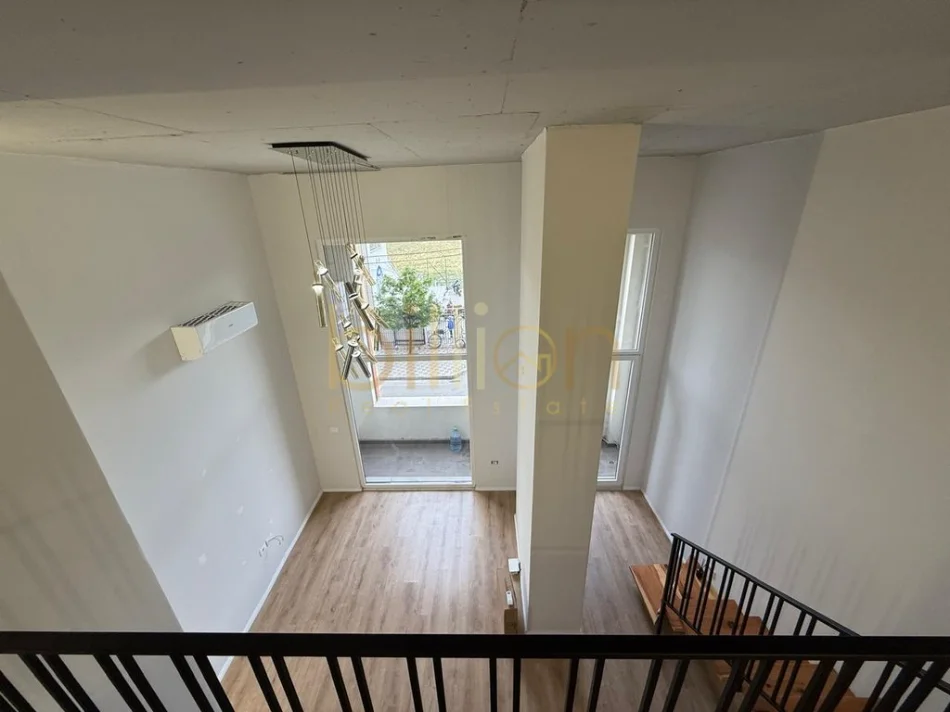 Tirane, jepet me qera , 60 m² 450 € (Selite)